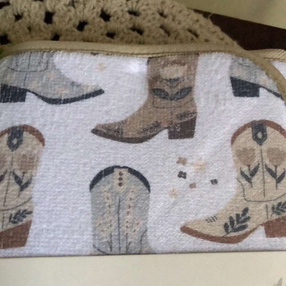 Jessica Simpson Western Cowboy Boot Dish Drying Mats in Beige and White